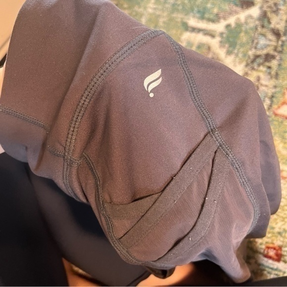 Fabletics leggings with mesh detailing and pockets - Picture 4 of 7